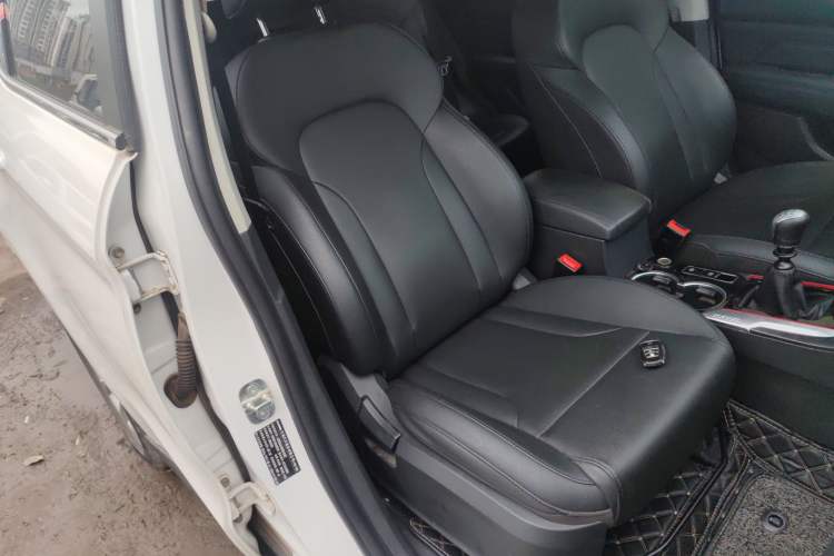Used Haval H2 2017 Blue Label 1.5T Manual Two-Wheel Drive Elite Model Right Front Seat