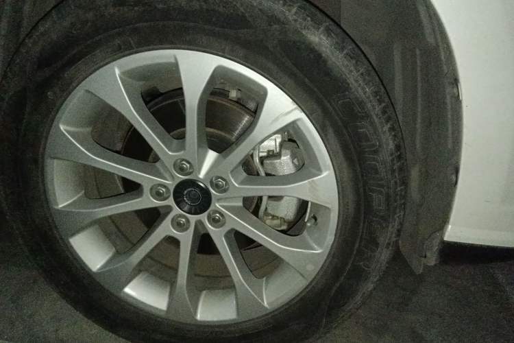 Used Haval H2 2017 Red-Label 1.5T Automatic Two-Wheel Drive Luxury Model Right Front Wheel Hub