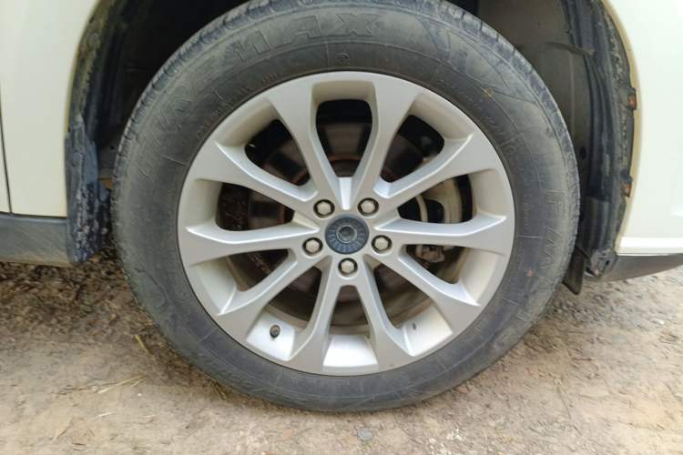 Used Haval H2 2017 Red-Label 1.5T Manual Two-Wheel-Drive Elite Model Right Front Wheel Hub