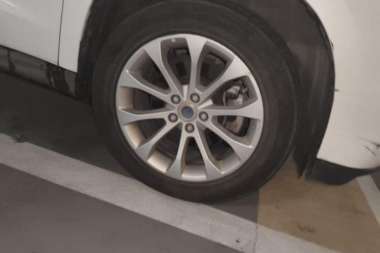 Used Haval H2 2017 Blue Label 1.5T Manual Two-Wheel Drive Elite Model Right Front Wheel Hub
