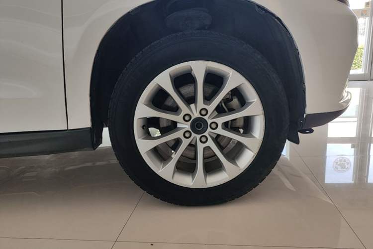Used Haval H2 2017 Red-Label 1.5T Manual Two-Wheel Drive Comfort Model Right Front Wheel Hub