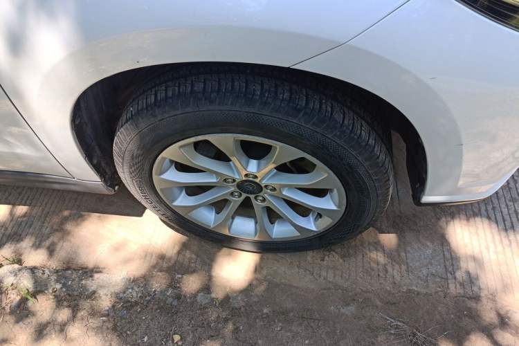 Used Haval H2 2017 Red-Label 1.5T Manual Two-Wheel Drive Luxury Model Right Front Wheel Hub