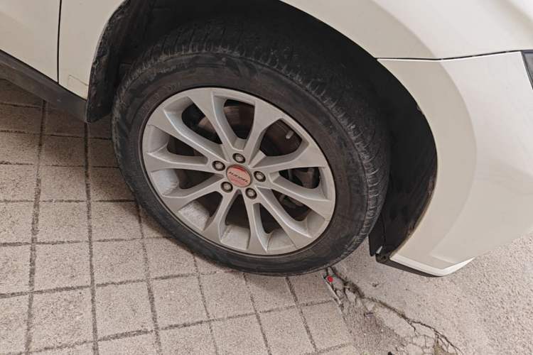 Used Haval H2 2017 Red-Label 1.5T Automatic Two-Wheel Drive Luxury Model Right Front Wheel Hub