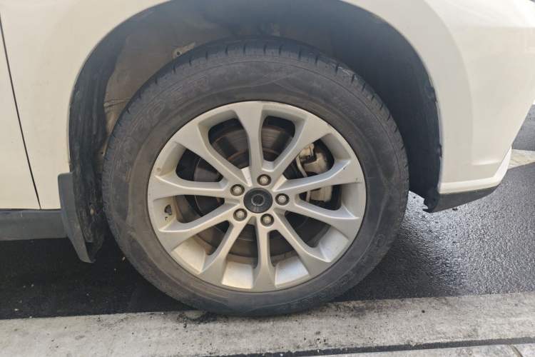 Used Haval H2 2017 Red-Label 1.5T Manual Two-Wheel-Drive Elite Model Right Front Wheel Hub