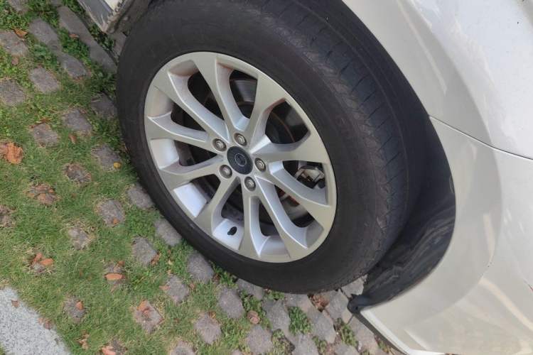 Used Haval H2 2017 Red-Label 1.5T Manual Two-Wheel Drive Comfort Model Right Front Wheel Hub