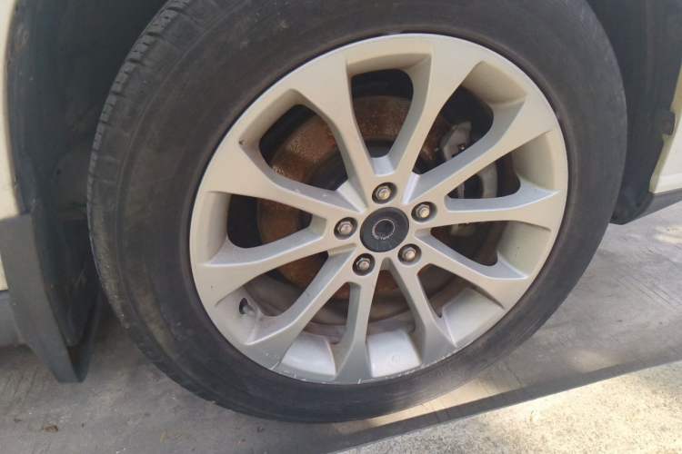 Used Haval H2 2017 Red-Label 1.5T Manual Two-Wheel Drive Luxury Model Right Front Wheel Hub