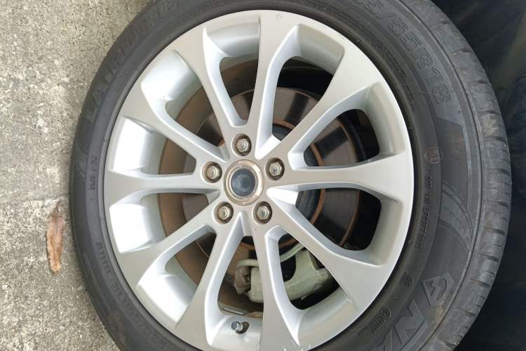 Used Haval H2 2017 Blue Label 1.5T Manual Two-Wheel Drive Elite Model Right Front Wheel Hub
