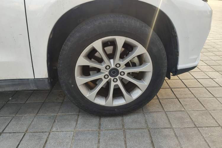 Used Haval H2 2017 Red-Label 1.5T Automatic Two-Wheel Drive Elite Model Right Front Wheel Hub