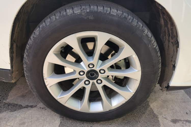 Used Haval H2 2017 Red-Label 1.5T Automatic Two-Wheel Drive Elite Model Right Front Wheel Hub