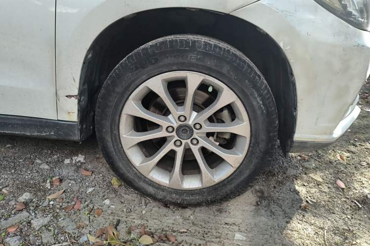 Used Haval H2 2017 Red-Label 1.5T Manual Two-Wheel-Drive Elite Model Right Front Wheel Hub
