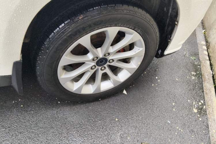 Used Haval H2 2017 Red-Label 1.5T Manual Two-Wheel-Drive Elite Model Right Front Wheel Hub