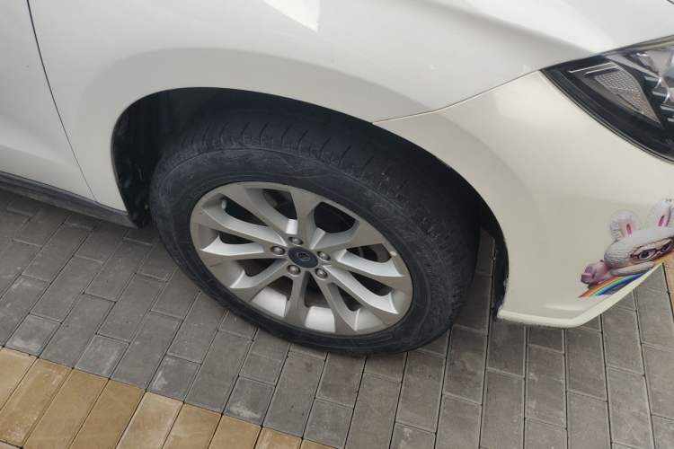 Used Haval H2 2017 Red-Label 1.5T Automatic Two-Wheel Drive Luxury Model Right Front Wheel Hub