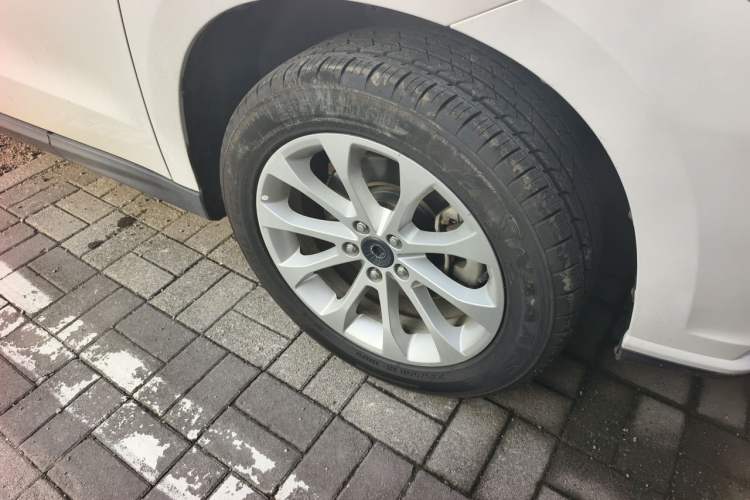 Used Haval H2 2017 Red-Label 1.5T Manual Two-Wheel Drive Comfort Model Right Front Wheel Hub