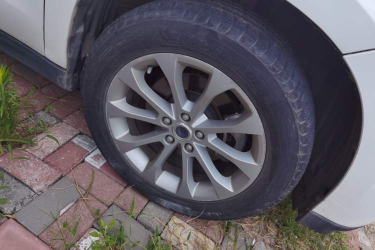 Used Haval H2 2017 Blue Label 1.5T Automatic Two-Wheel Drive Luxury Model Right Front Wheel Hub