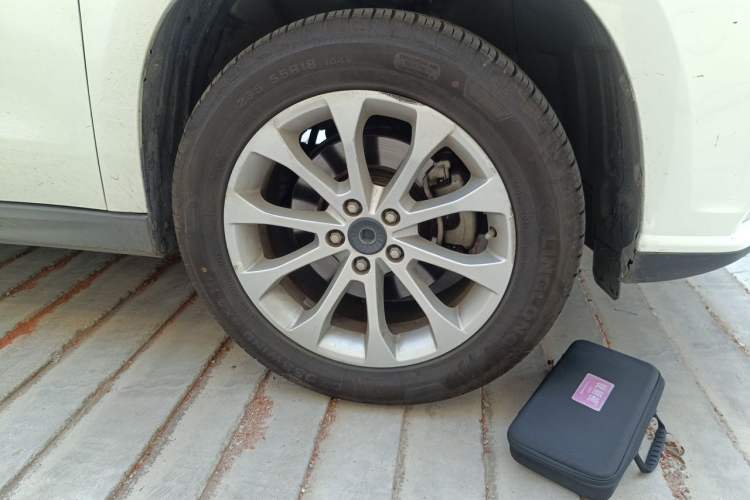 Used Haval H2 2017 Red-Label 1.5T Manual Two-Wheel-Drive Elite Model Right Front Wheel Hub