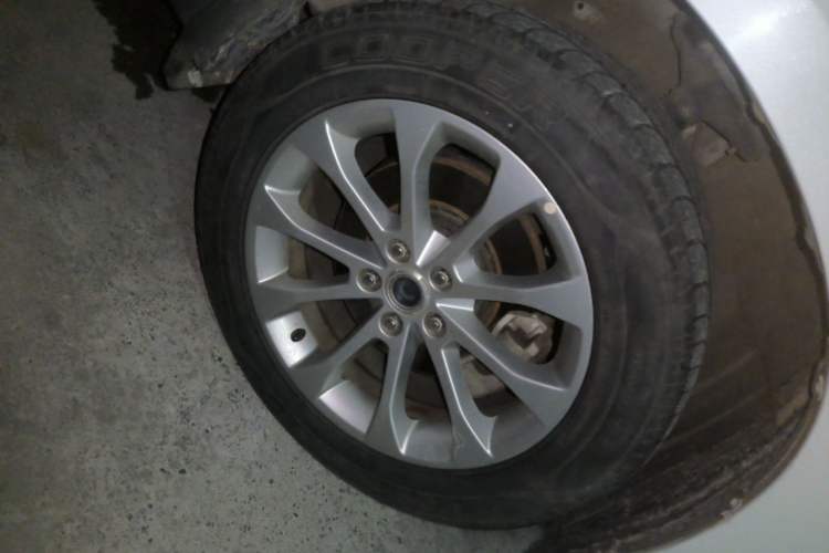 Used Haval H2 2017 Blue Label 1.5T Manual Two-Wheel Drive Elite Model Right Front Wheel Hub