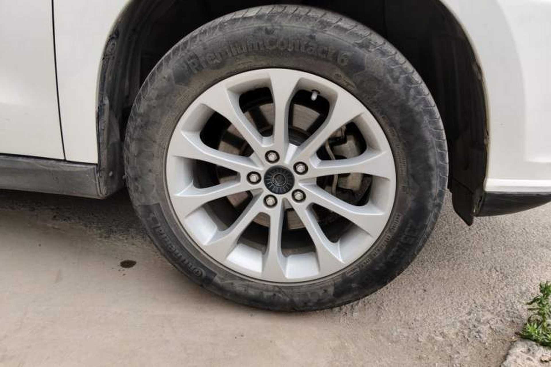 Used Haval H2 2017 Red-Label 1.5T Manual Two-Wheel Drive Luxury Model Right Front Wheel Hub