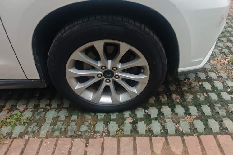 Used Haval H2 2017 Red-Label 1.5T Automatic Two-Wheel Drive Elite Model Right Front Wheel Hub