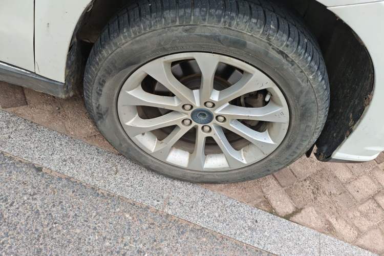 Used Haval H2 2017 Red-Label 1.5T Automatic Two-Wheel Drive Elite Model Right Front Wheel Hub