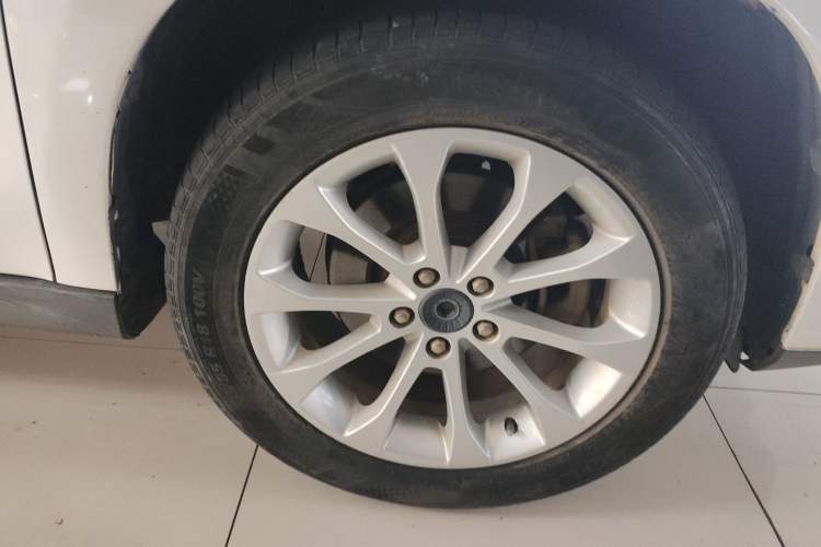 Used Haval H2 2017 Red-Label 1.5T Manual Two-Wheel Drive Luxury Model Right Front Wheel Hub