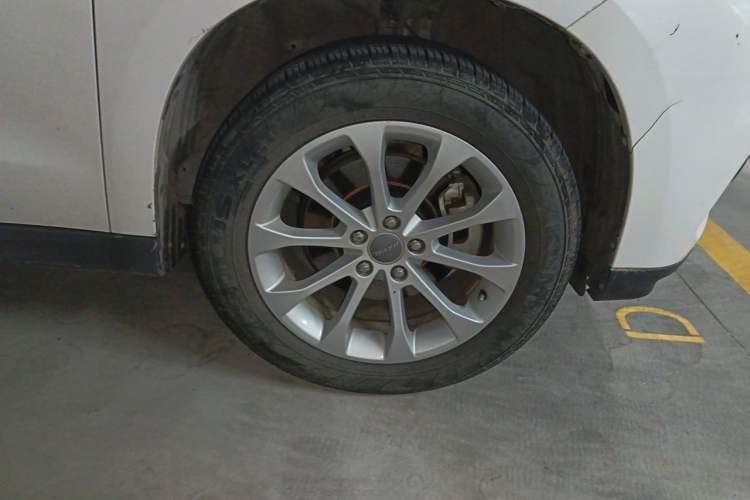 Used Haval H2 2017 Blue Label 1.5T Manual Two-Wheel Drive Luxury Model Right Front Wheel Hub