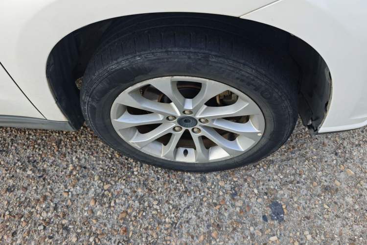 Used Haval H2 2017 Red-Label 1.5T Manual Two-Wheel Drive Luxury Model Right Front Wheel Hub