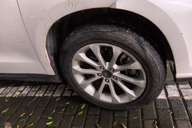 Used Haval H2 2017 Red-Label 1.5T Manual Two-Wheel Drive Luxury Model Right Front Wheel Hub