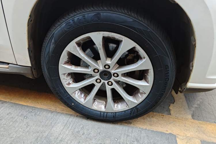 Used Haval H2 2017 Red-Label 1.5T Manual Two-Wheel Drive Luxury Model Right Front Wheel Hub