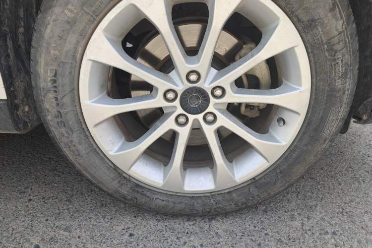 Used Haval H2 2017 Red-Label 1.5T Automatic Two-Wheel Drive Elite Model Right Front Wheel Hub