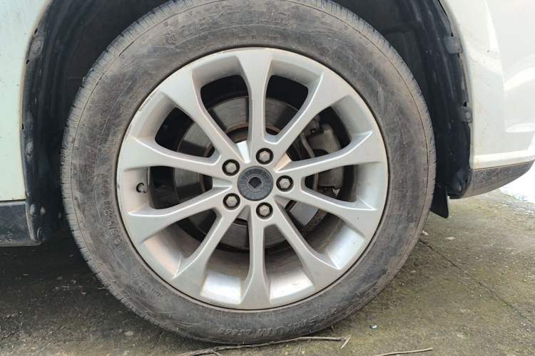 Used Haval H2 2017 Red-Label 1.5T Manual Two-Wheel Drive Luxury Model Right Front Wheel Hub