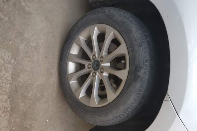 Used Haval H2 2017 Red-Label 1.5T Manual Two-Wheel Drive Luxury Model Right Front Wheel Hub