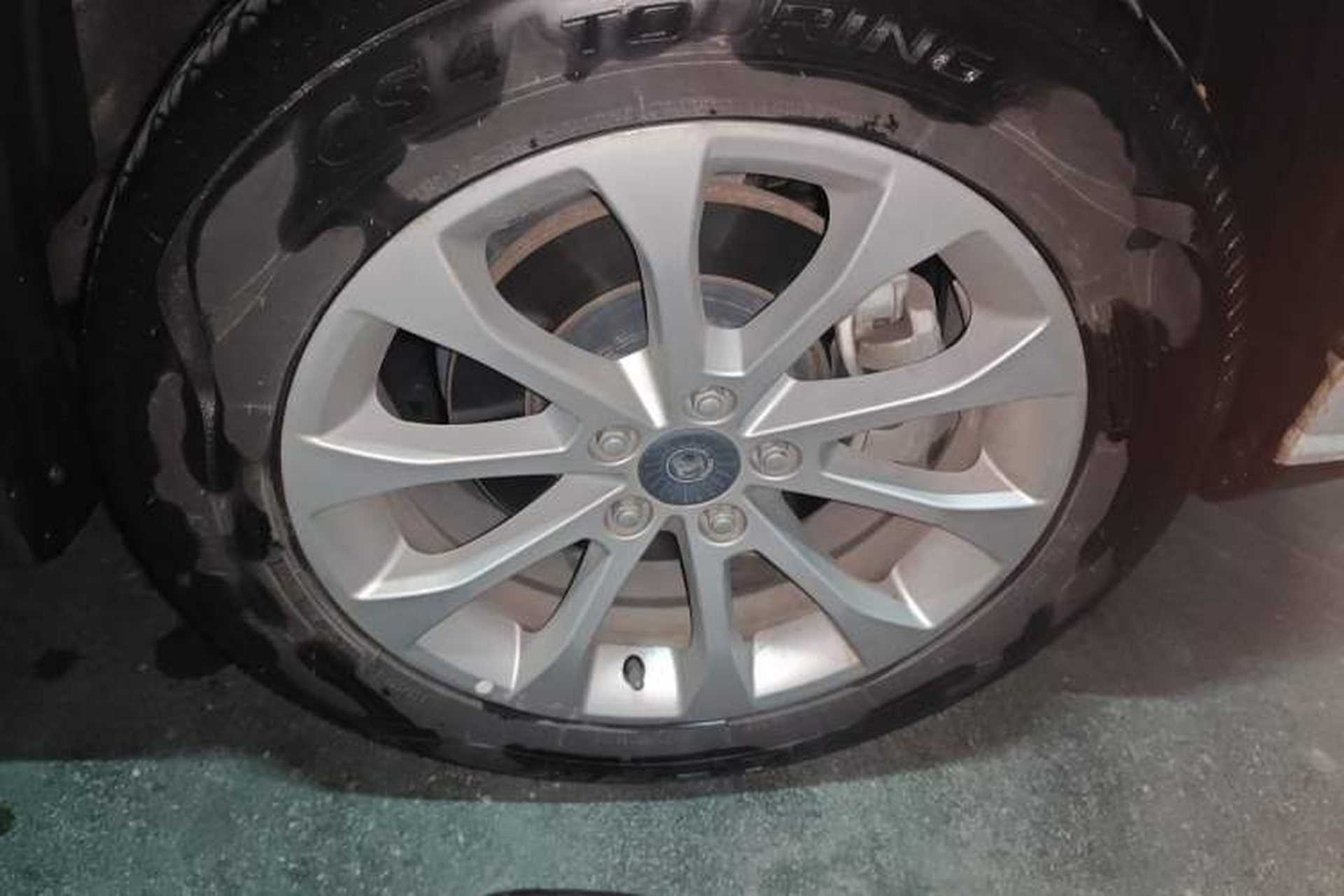 Used Haval H2 2017 Red-Label 1.5T Manual Two-Wheel-Drive Elite Model Right Front Wheel Hub