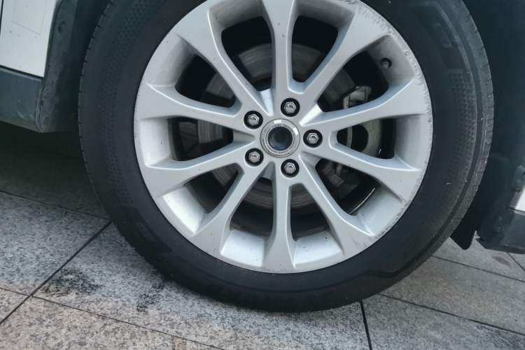 Used Haval H2 2017 Blue Label 1.5T Automatic Two-Wheel Drive Elite Model Right Front Wheel Hub