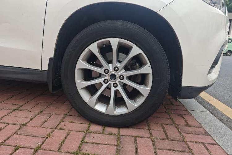 Used Haval H2 2017 Blue Label 1.5T Manual Two-Wheel Drive Elite Model Right Front Wheel Hub