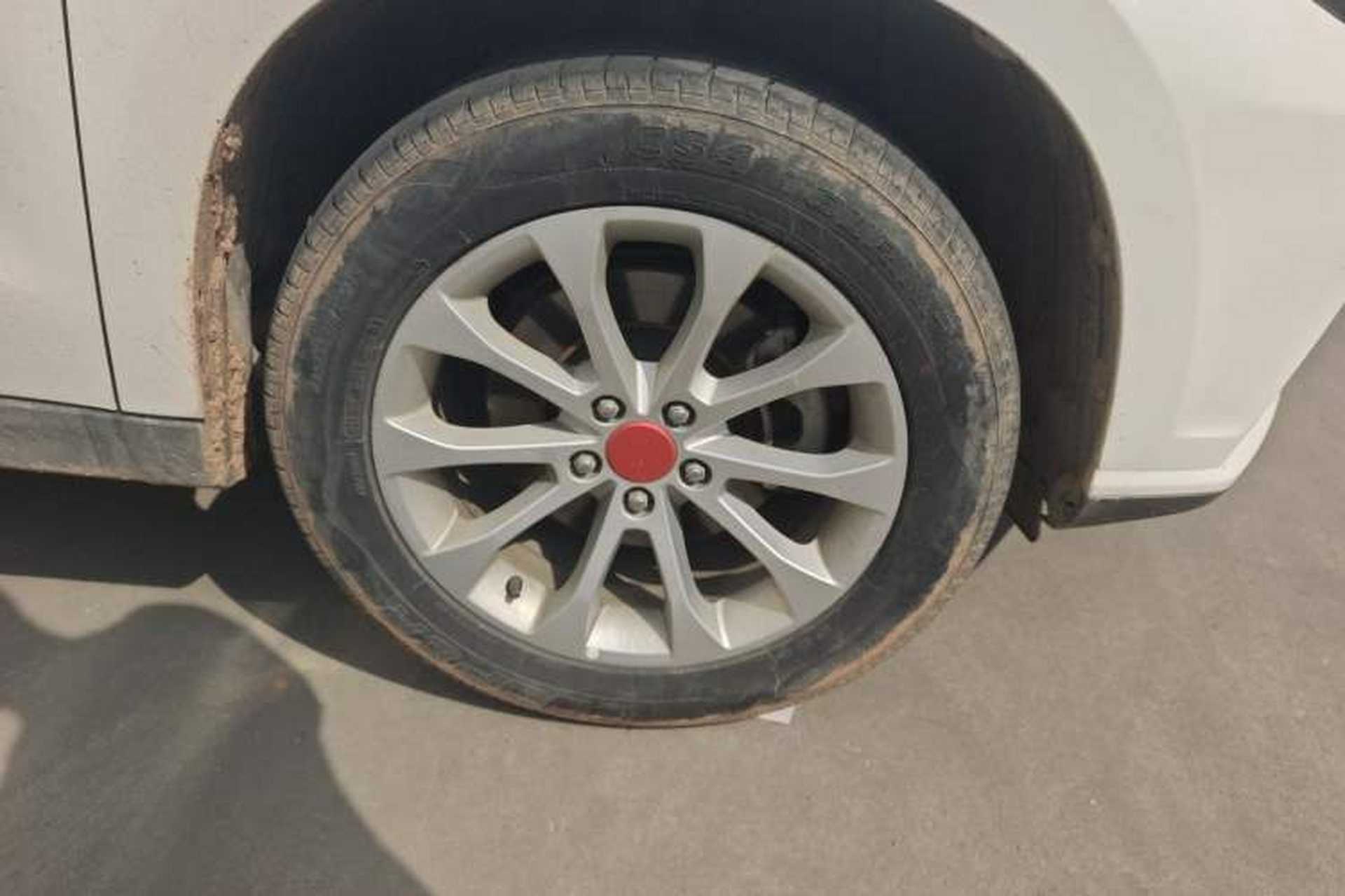 Used Haval H2 2017 Red-Label 1.5T Manual Two-Wheel Drive Luxury Model Right Front Wheel Hub