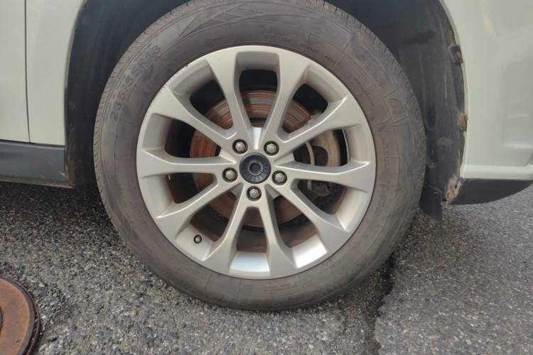 Used Haval H2 2017 Red-Label 1.5T Automatic Two-Wheel Drive Elite Model Right Front Wheel Hub