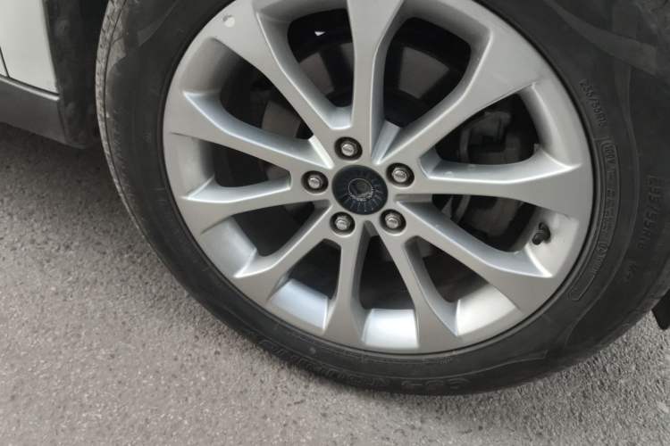 Used Haval H2 2017 Red-Label 1.5T Manual Two-Wheel Drive Luxury Model Right Front Wheel Hub