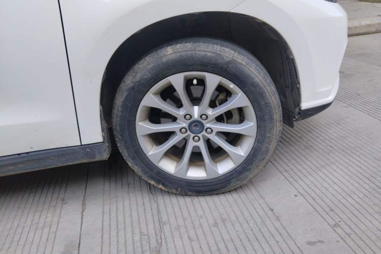 Used Haval H2 2017 Red-Label 1.5T Manual Two-Wheel Drive Comfort Model Right Front Wheel Hub