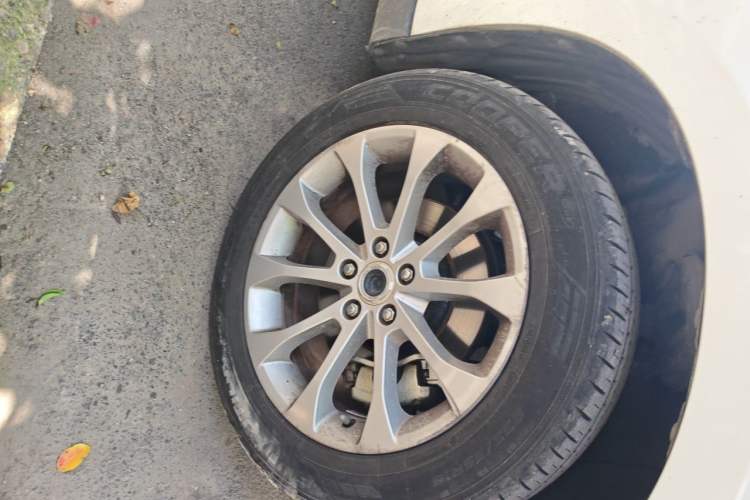 Used Haval H2 2017 Blue Label 1.5T Automatic Two-Wheel Drive Luxury Model Right Front Wheel Hub