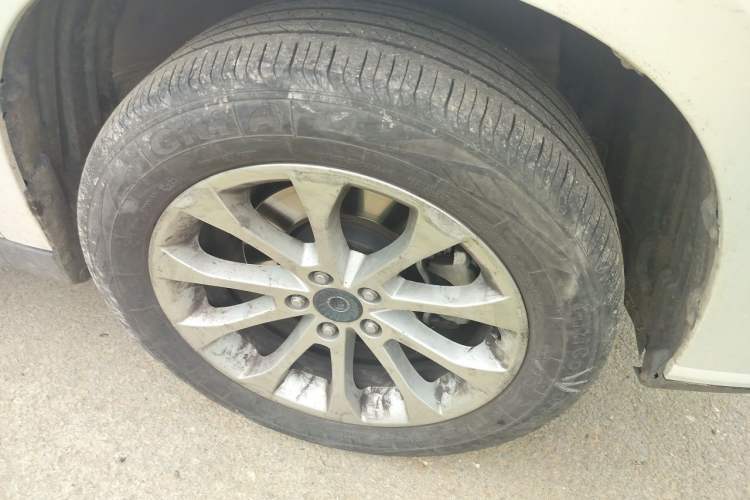 Used Haval H2 2017 Red-Label 1.5T Manual Two-Wheel Drive Luxury Model Right Front Wheel Hub
