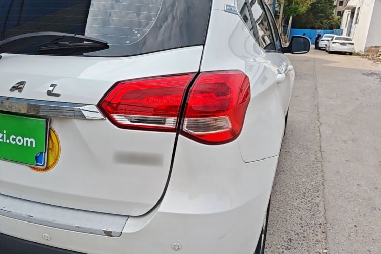 Used Haval H2 2017 Blue Label 1.5T Manual Two-Wheel Drive Luxury Model Right Rear Taillight