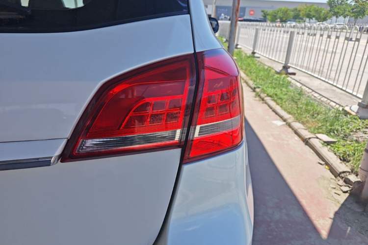 Used Haval H2 2017 Red-Label 1.5T Automatic Two-Wheel Drive Luxury Model Right Rear Taillight