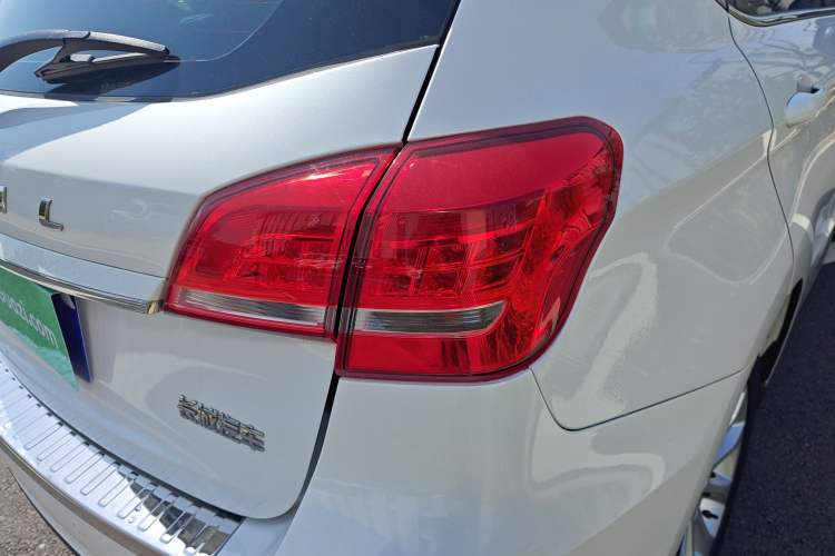Used Haval H2 2017 Red-Label 1.5T Manual Two-Wheel-Drive Elite Model Right Rear Taillight