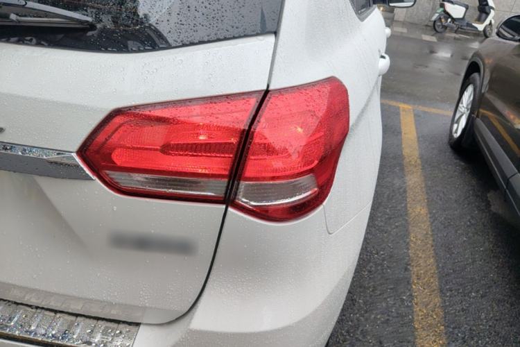 Used Haval H2 2017 Blue Label 1.5T Automatic Two-Wheel Drive Prestige Model Right Rear Taillight