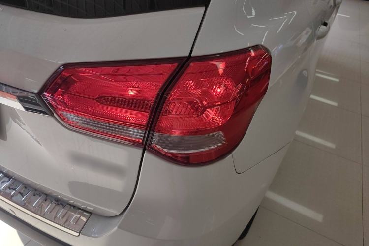 Used Haval H2 2017 Blue Label 1.5T Automatic Two-Wheel Drive Prestige Model Right Rear Taillight