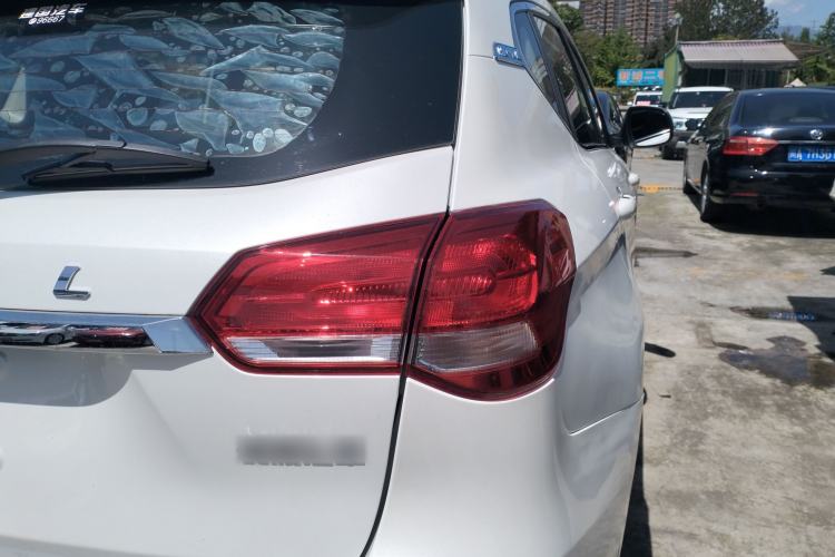 Used Haval H2 2017 Blue Label 1.5T Manual Two-Wheel Drive Luxury Model Right Rear Taillight