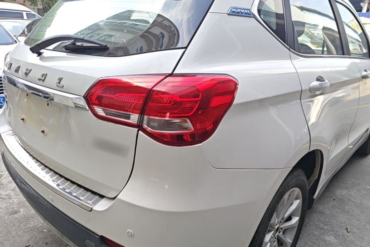 Used Haval H2 2017 Blue Label 1.5T Manual Two-Wheel Drive Elite Model Right Rear Taillight