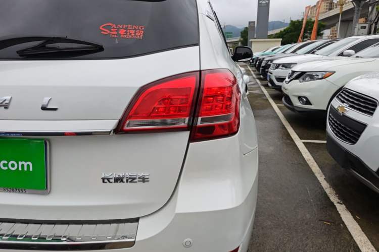 Used Haval H2 2017 Red-Label 1.5T Manual Two-Wheel Drive Luxury Model Right Rear Taillight