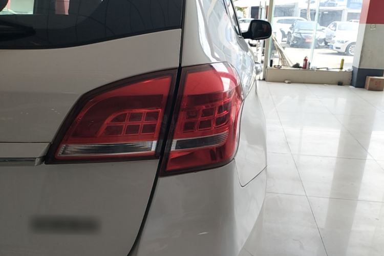 Used Haval H2 2017 Red-Label 1.5T Manual Two-Wheel Drive Comfort Model Right Rear Taillight