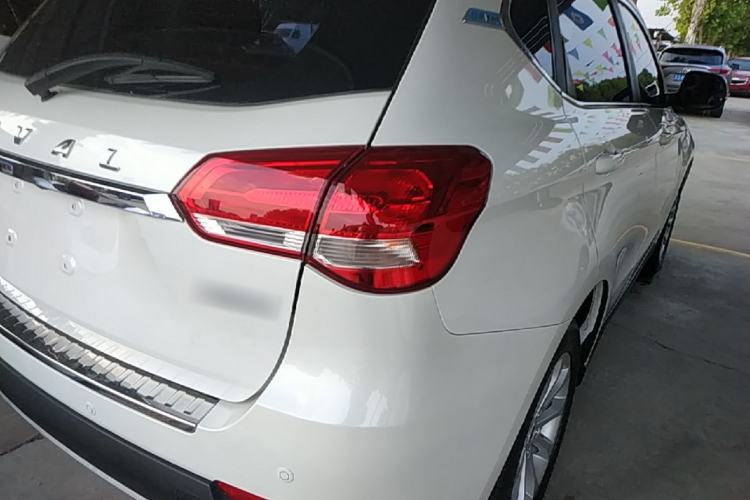Used Haval H2 2017 Blue Label 1.5T Automatic Two-Wheel Drive Luxury Model Right Rear Taillight